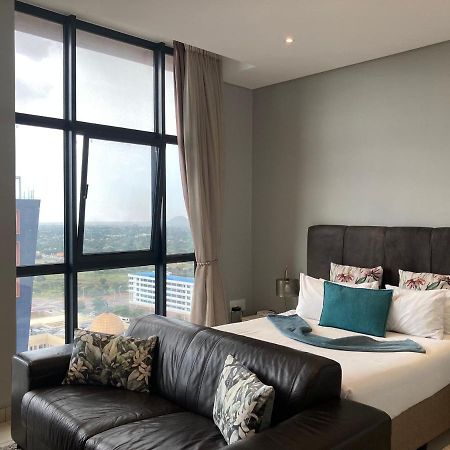 Urban Awe Apartment- Itowers 18Th Floor Gaborone Ngoại thất bức ảnh