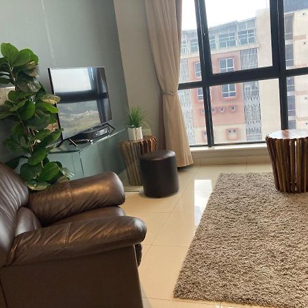 Urban Awe Apartment- Itowers 18Th Floor Gaborone Ngoại thất bức ảnh