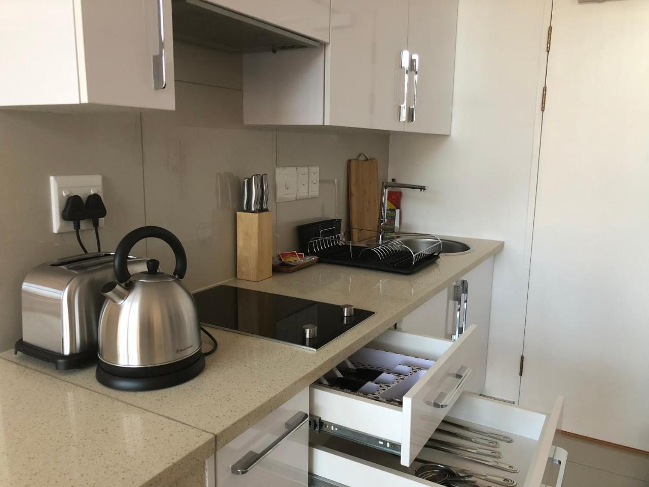 Urban Awe Apartment- Itowers 18Th Floor Gaborone Ngoại thất bức ảnh