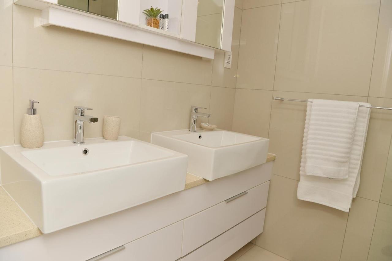 Urban Awe Apartment- Itowers 18Th Floor Gaborone Ngoại thất bức ảnh